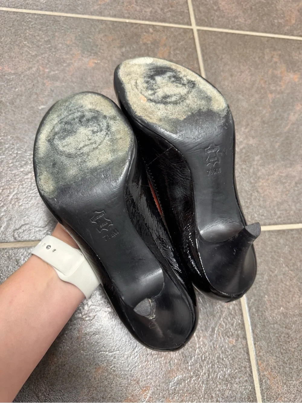 Tory Burch TB Caroline Patent Leather Round Toe Mid Heels Black 7.5